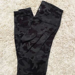 Women’s green camo lululemon align legging